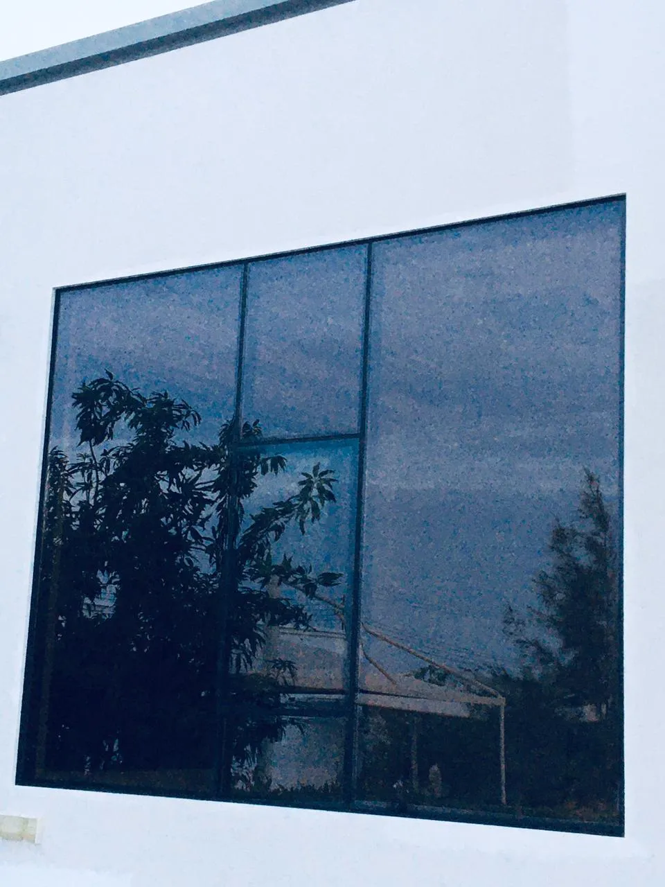 Full-Glass Interior